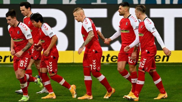 Alman bərbərlər futbolçuların saç düzümünə görə şikayət ediblər 